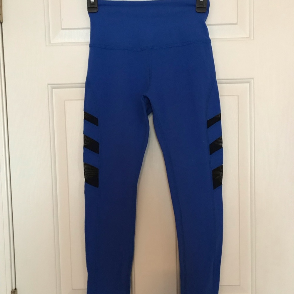 Beyond Yoga High Rise Blue, Black Netted Leggings